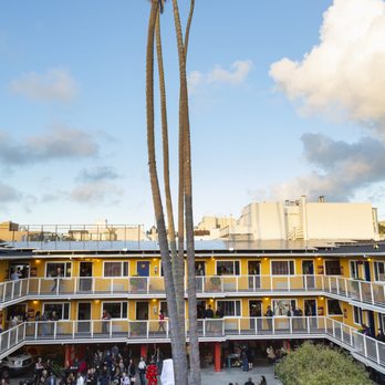 Startup Art Fair - Courtyard, Hotel del Sol, stARTup San Francisco, 2018 - Art Galleries Near Me - San Francisco, California Startup Art Fair - Courtyard, Hotel del Sol, stARTup San Francisco, 2018 - Art Galleries Near Me - San Francisco, California