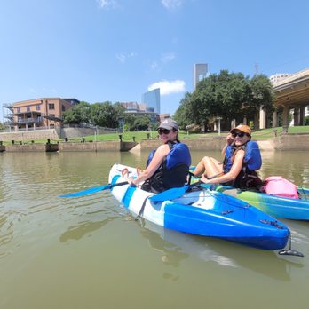 Buffalo Bayou Kayak Tours - Downtown skyline kayak tour - Rafting/Kayaking Near Me - Houston, Texas Buffalo Bayou Kayak Tours - Downtown skyline kayak tour - Rafting/Kayaking Near Me - Houston, Texas