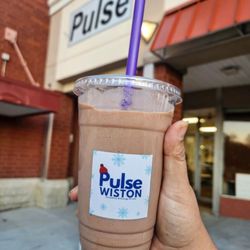 Pulse Winston - Chocolate protein shake with peanut butter