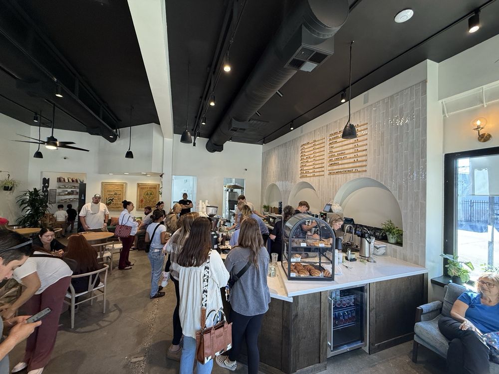 Full Circle Coffee House Logo