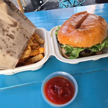 Thai Mee Up - Smash burger w/fries - Food Trucks Near Me - Kahului, Hawaii