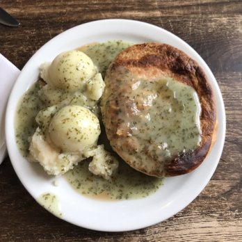 Goddards at Greenwich - Beef pie and mash - British Near Me - London, XGL Goddards at Greenwich - Beef pie and mash - British Near Me - London, XGL