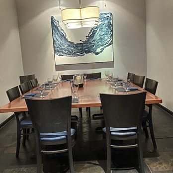 River Oaks Restaurant - Dining Area - New American Near Me - Memphis, Tennessee River Oaks Restaurant - Dining Area - New American Near Me - Memphis, Tennessee