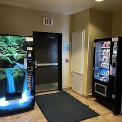 Holiday Inn Express Crockett - No snack area just this