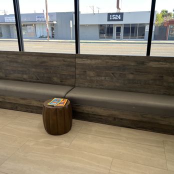 Oasis Pet Clinic - Lobby/waiting area, lots of comfy seats - Veterinarians Near Me - Fullerton, California Oasis Pet Clinic - Lobby/waiting area, lots of comfy seats - Veterinarians Near Me - Fullerton, California