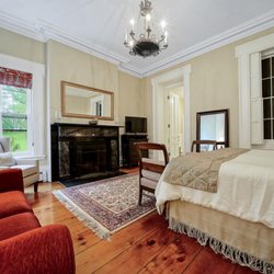 Cromwell Manor Inn - Wellington Room