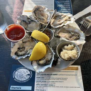 Half Moon Bay Brewing Company - Gigantic oysters - Seafood Near Me - Half Moon Bay, California Half Moon Bay Brewing Company - Gigantic oysters - Seafood Near Me - Half Moon Bay, California