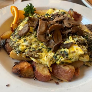 Rosine's Restaurant - Skillet spinach ground  beef mushrooms - American Near Me - Monterey, California