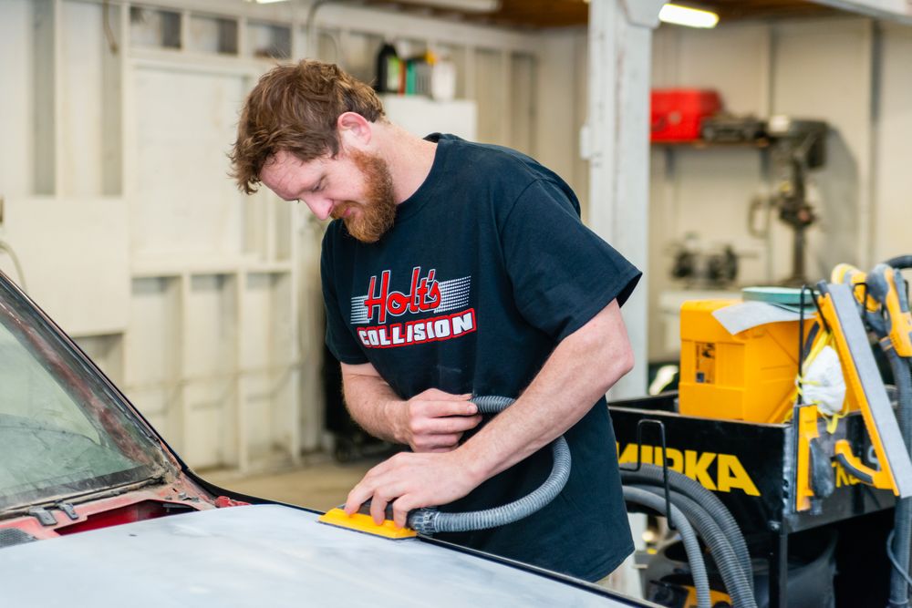 HOLT’S COLLISION Updated August 2024 16 Photos 10068 Streeter Rd