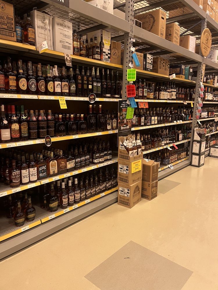 LIQUOR BARN Updated October 2024 49 Photos & 22 Reviews 13401