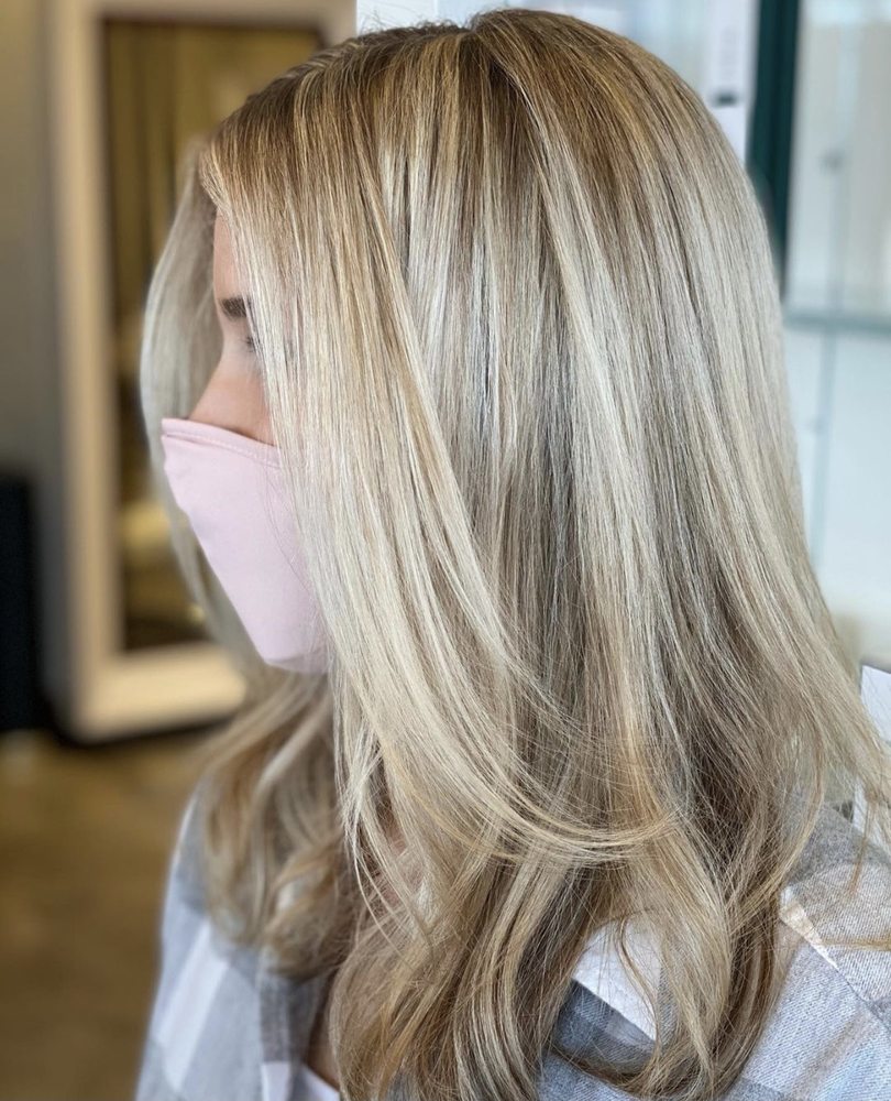 CARYN & SALON Updated September 2024 49 Photos & 32 Reviews 131 E