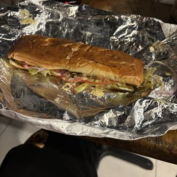 Los Tres Golpes - Chopped cheese- Angus Beef, American Cheese, Lettuce, Tomatoes, Pickles, Onion, House Sauce - Dominican Near Me - Orlando, Florida Los Tres Golpes - Chopped cheese- Angus Beef, American Cheese, Lettuce, Tomatoes, Pickles, Onion, House Sauce - Dominican Near Me - Orlando, Florida