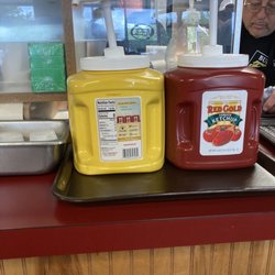 Buddy's Frostop - Hey, hey, hey!!  They've finally made the ketchup freely available!!  Woo hoo. No more little packets!!