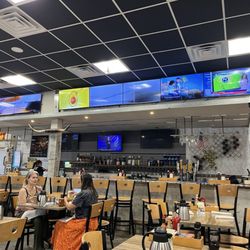 Chops & Eggs - Bar area