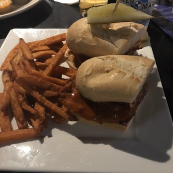 Weather Mark Tavern - Nashville Hot Chicken Sandwich - Pubs Near Me - Chicago, Illinois Weather Mark Tavern - Nashville Hot Chicken Sandwich - Pubs Near Me - Chicago, Illinois
