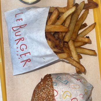Le Burger 4304 - Le Burger and Pommes Frites - Beer Bar Near Me - Minneapolis, Minnesota Le Burger 4304 - Le Burger and Pommes Frites - Beer Bar Near Me - Minneapolis, Minnesota