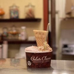 Icekrimski Cafe - Burgundy cherry + S'mores / size regular / you can get 2 flavors on any size, but this is my favorite combo