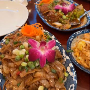 Thai Lotus - Pad See Ew - Thai Near Me - North Brunswick, New Jersey