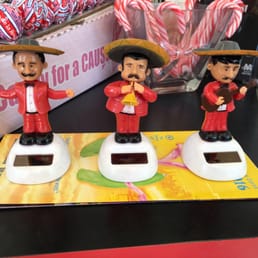 Haha check out the cute solar mariachi band bobble heads! Haha check out the cute solar mariachi band bobble heads!