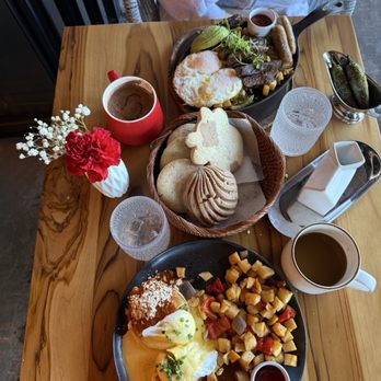 Pradera Brunch - Chile Relleno Benedict, canasta Dela abuela, skillet breakfast - Breakfast & Brunch Near Me - Costa Mesa, California Pradera Brunch - Chile Relleno Benedict, canasta Dela abuela, skillet breakfast - Breakfast & Brunch Near Me - Costa Mesa, California