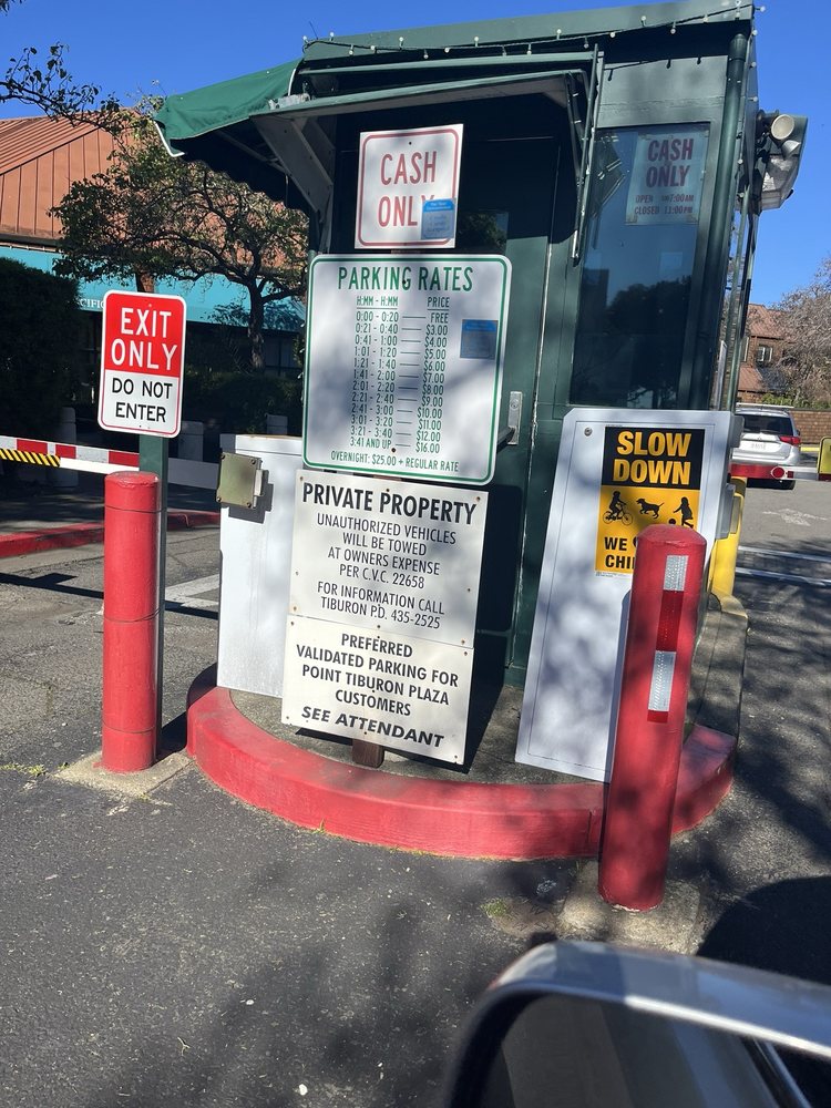POINT TIBURON PARKING LOT Updated August 2024 1801 Tiburon Blvd, Belvedere Tiburon