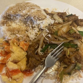 Dynasty Chinese Restaurant - Mongolian Beef with Steamed Rice - Chinese Near Me - Fairfield, California Dynasty Chinese Restaurant - Mongolian Beef with Steamed Rice - Chinese Near Me - Fairfield, California