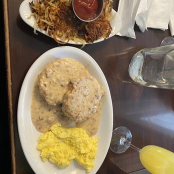 Cafe Genevieve - Biscuits n gravy - Breakfast & Brunch Near Me - Jackson, Wyoming Cafe Genevieve - Biscuits n gravy - Breakfast & Brunch Near Me - Jackson, Wyoming
