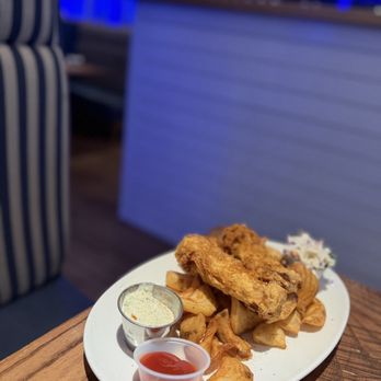 Whiskey & Oyster - FISH AND CHIPS - Bars Near Me - Alexandria, Virginia