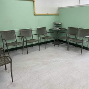 Spring Laundromat - Sitting area - Laundromat Near Me - Riverton, Utah