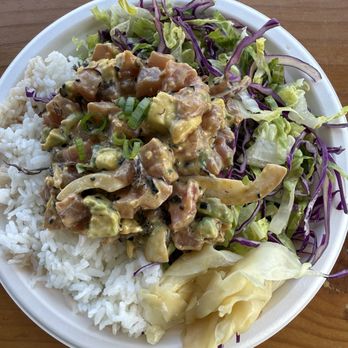 Hanalei Poke - Security w/ half rice, half salad - Food Trucks Near Me - Hanalei, Hawaii