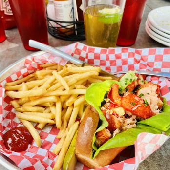 Smack Shack - Connecticut Style Lobster Roll with Fries - Seafood Near Me - Minneapolis, Minnesota Smack Shack - Connecticut Style Lobster Roll with Fries - Seafood Near Me - Minneapolis, Minnesota