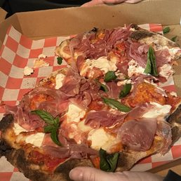 Prosciutto E Burrata Pizza
