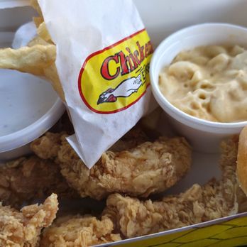Chicken Express - 4 piece tender w/gravy, Mac n cheese, and fries. - Chicken Wings Near Me - Clyde, Texas