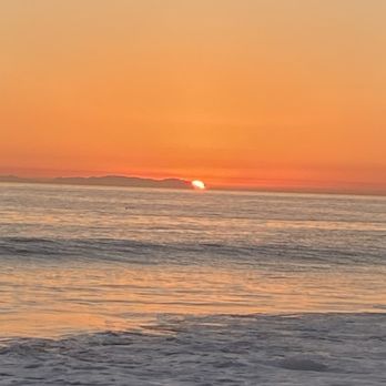 The Beachcomber - Watching the sunset during dinner from the restaurant. - Seafood Near Me - Newport Beach, California