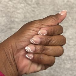LBS Nail Spa - Quick Mani before Diner En Blanc