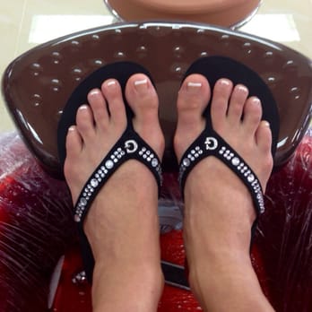 Picasso Nails & Hair - They cover the pedi "bin" with plastic! - Nail Salons Near Me - Houston, Texas Picasso Nails & Hair - They cover the pedi "bin" with plastic! - Nail Salons Near Me - Houston, Texas