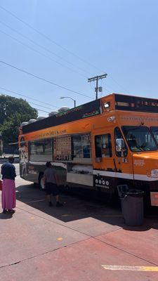 Leo's Tacos Truck by null