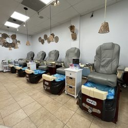 Q Nails Spa