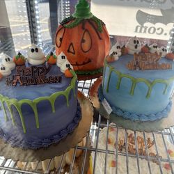 Holiday-themed cakes
