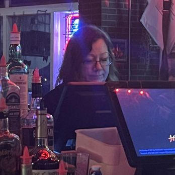 TRACKSIDE TAVERN - Updated August 2025 - 45 Photos & 117 Reviews - 313 ...