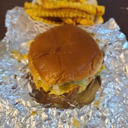 THAT Burger Spot! #1-Riverdale - That New School & Creole Lemon Crinkles