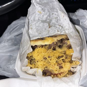 Chellas Arepa Kitchen - LA ROXANNE AREPA - Venezuelan Near Me - Lancaster, Pennsylvania