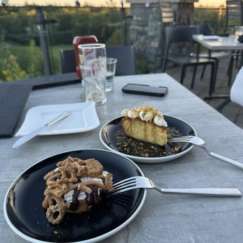 Cliffside Restaurant - Desserts - Seafood Near Me - Gravenhurst, Ontario