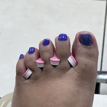 DSA Nail & Spa - Regular Nail-polish - Big Toe Color: 35 - Rest of Toes Color: 33 - Day Spas Near Me - Redlands, California