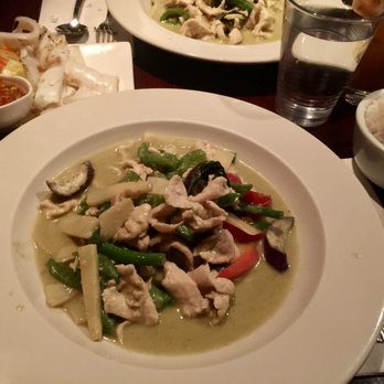 T Thai - Green curry with chicken - Thai Near Me - Hoboken, New Jersey T Thai - Green curry with chicken - Thai Near Me - Hoboken, New Jersey