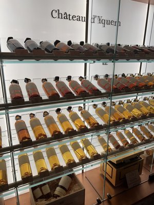 Hedonism Wines by null