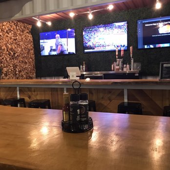 Billy Bricks - Pizza Near Me - West Dundee, Illinois