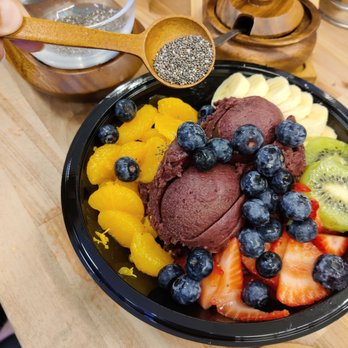 Waffle and Berry - Select your own toppings! - Waffles Near Me - Honolulu, Hawaii