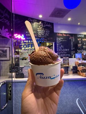 Pazzo Gelato by null
