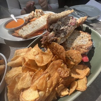 BLDG5 - Short rib sandwich and chips - New American Near Me - Baton Rouge, Louisiana BLDG5 - Short rib sandwich and chips - New American Near Me - Baton Rouge, Louisiana